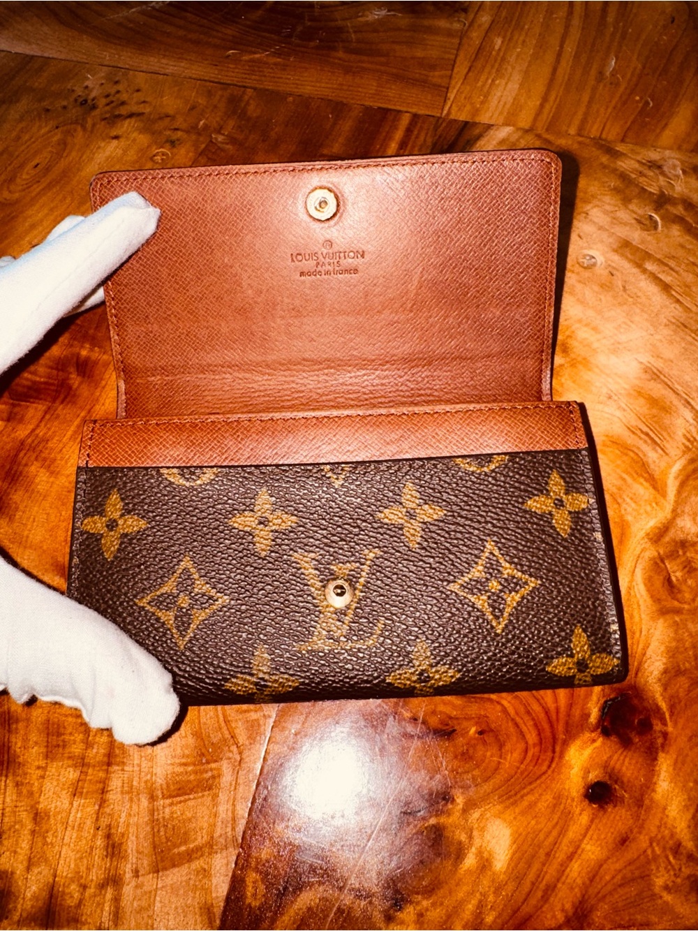 Louis Vuitton
Monogram Pattern Coated Canvas Porte-Monnaie Tresor
Wallet - Picture 7 of 14